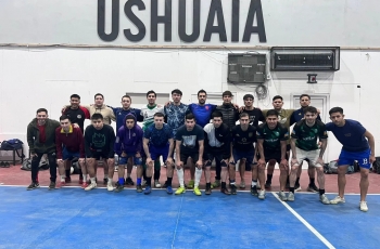 USHUAIA TIENE NUEVO DT Y YA REALIZO SU PRIMER ENTRENO