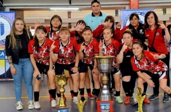 LAS LOBAS SE QUEDÓ CON LA COPA DE CAMPEONAS